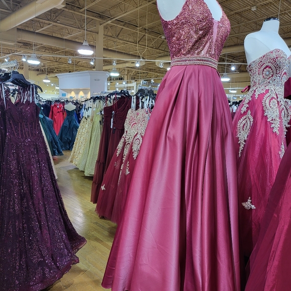 Night Dress - Picture 2 of 8